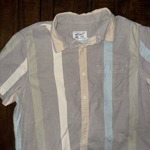 Short sleeve button down